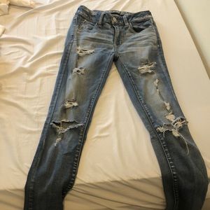 American Eagles super ripped skinny jeans